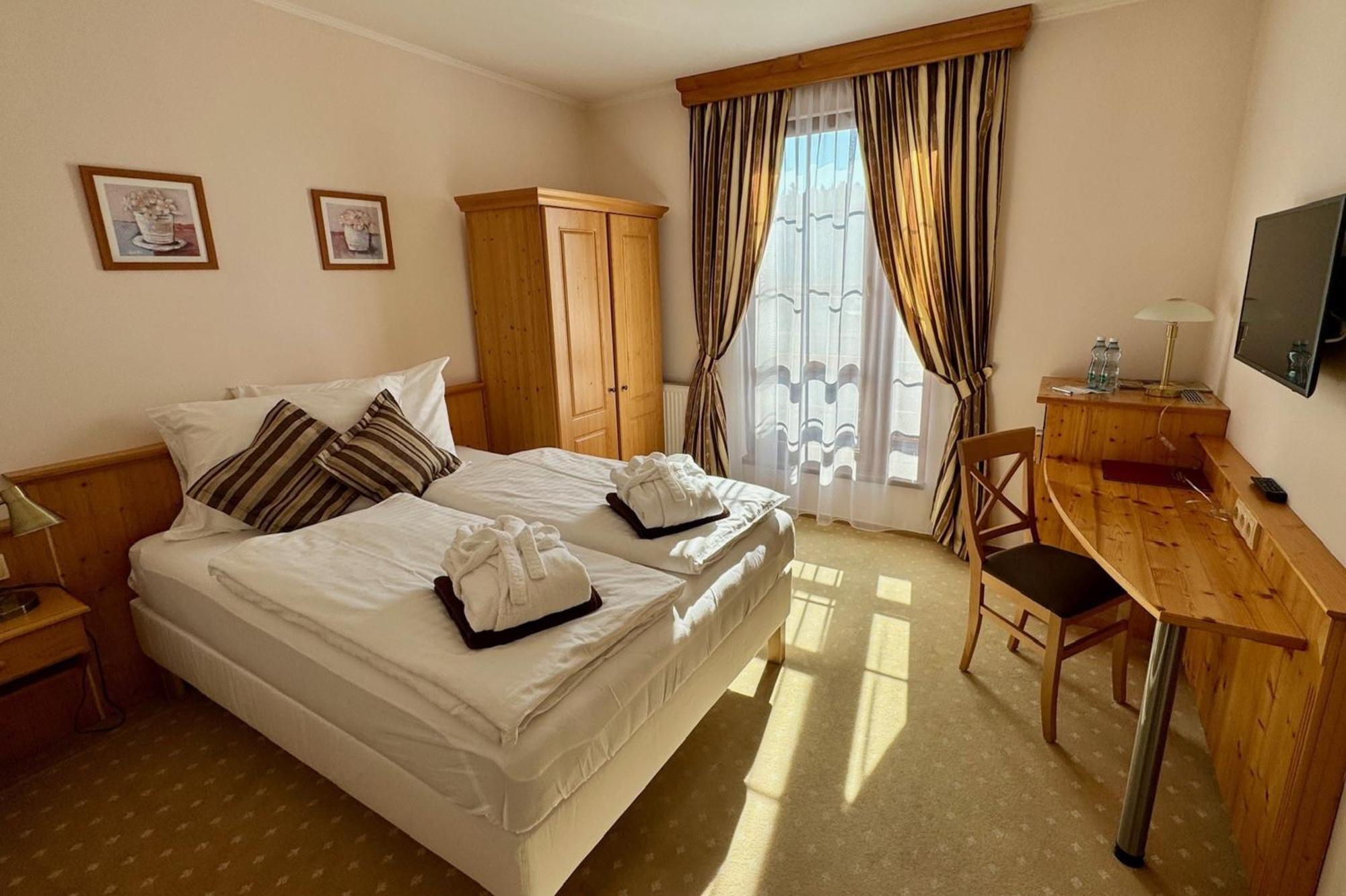 Wellness Hotel Zlatá Lípa Děčín Szoba fotó