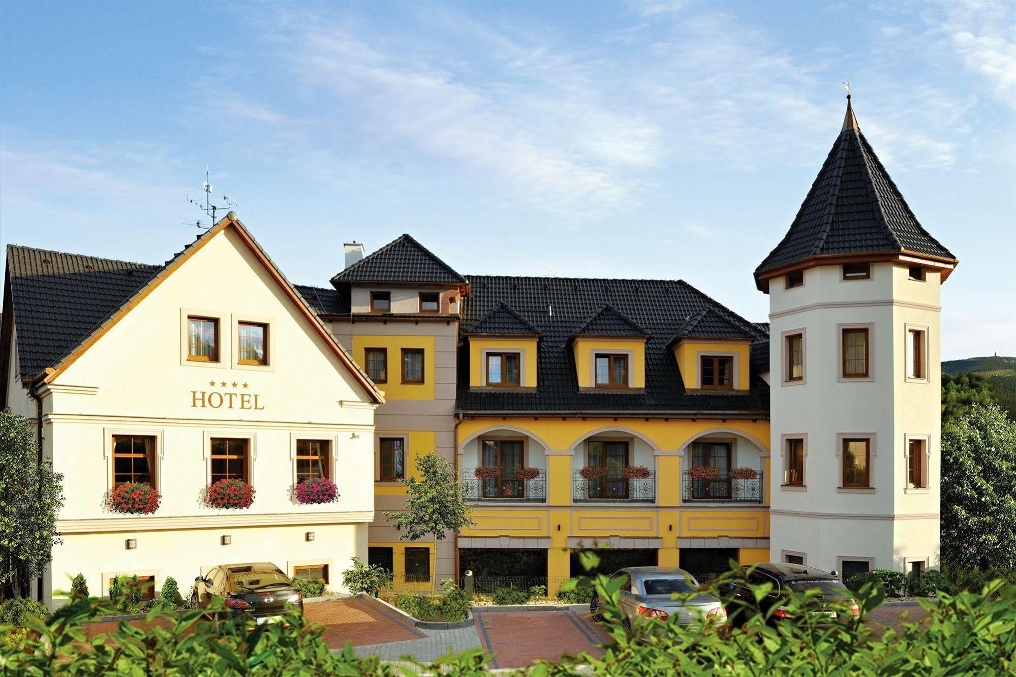 Wellness Hotel Zlatá Lípa Děčín Kültér fotó